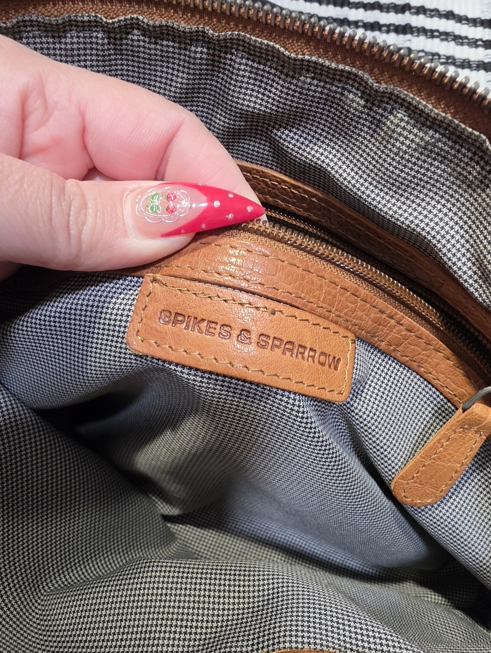 Spikes & Sparrow Genuine leather Purse - Picture 12 of 16